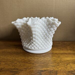 Westmoreland‎ Milk Glass 1910-1919 English Hobnail Diamond Pinched Vase Vintage